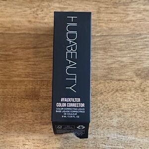 HUDA BEAUTY FauxFilter Color Corrector in Peach